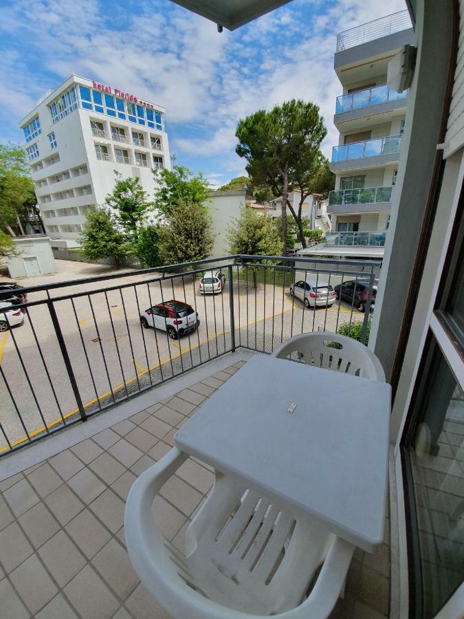 Residence La Zattera Lignano Sabbiadoro Exterior photo